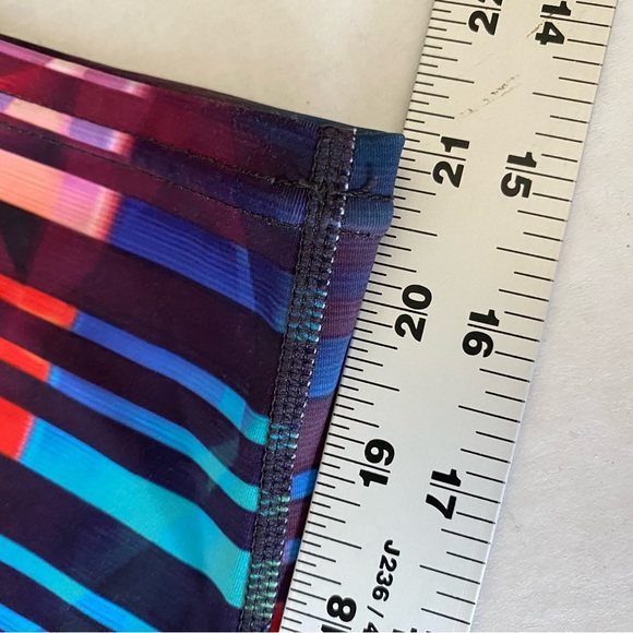 Athleta Rainbow Stripe Laser Beam Sonar Cropped Leggings Size Small - Picture 15 of 15